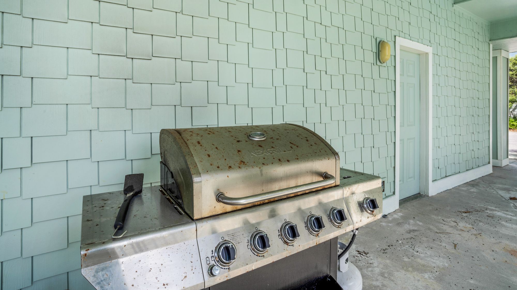 Paradise Cottage Too Grill