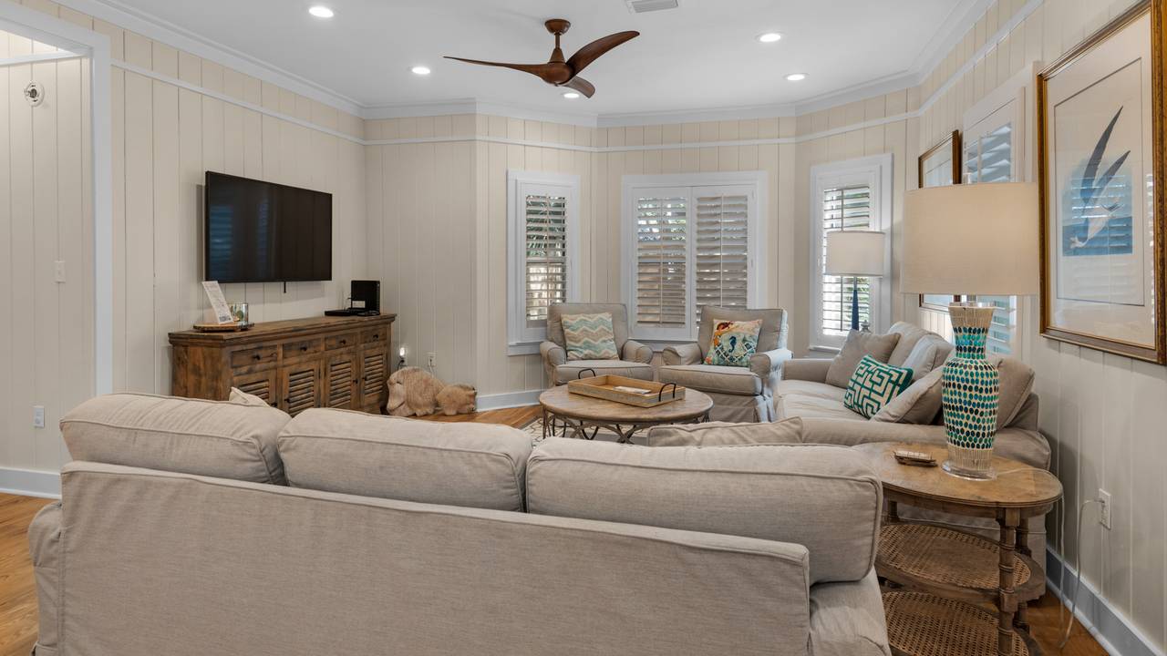 Petit Bonheur Main Living Area Petit Bonheur Main Living Area