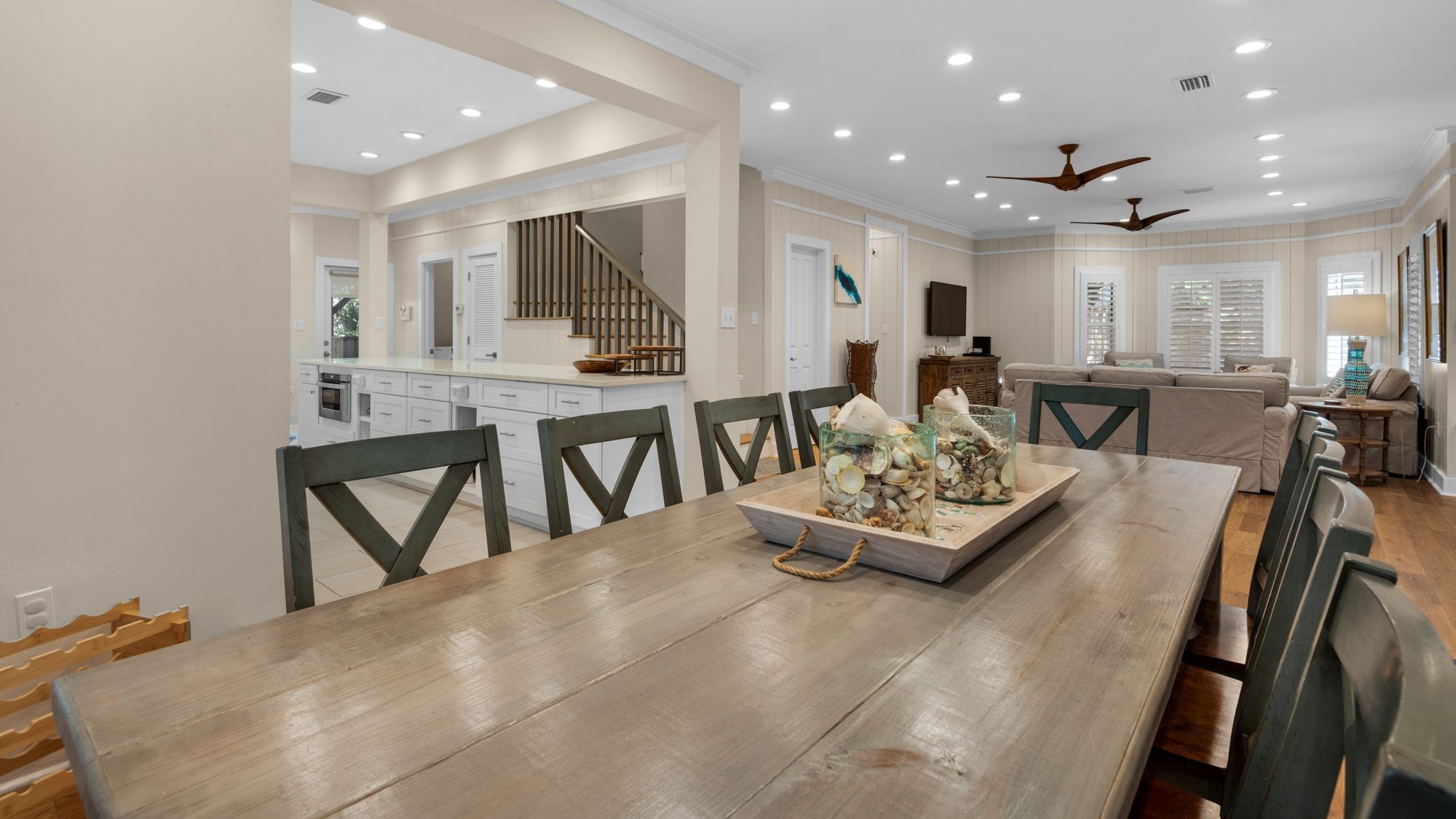 Petit Bonheur Dining Area and Kitchen