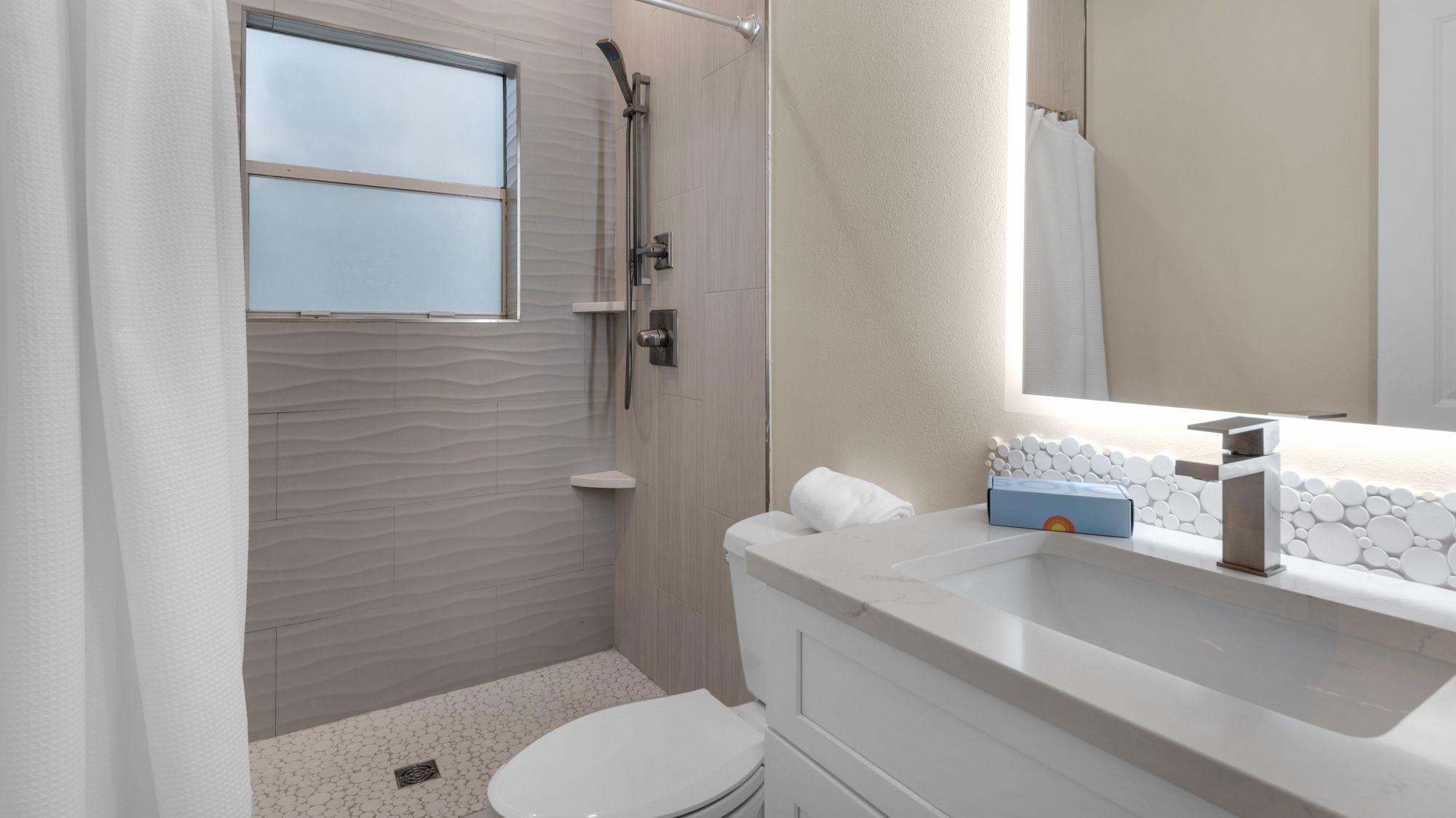 Petit Bonheur 1st Floor Bathrom