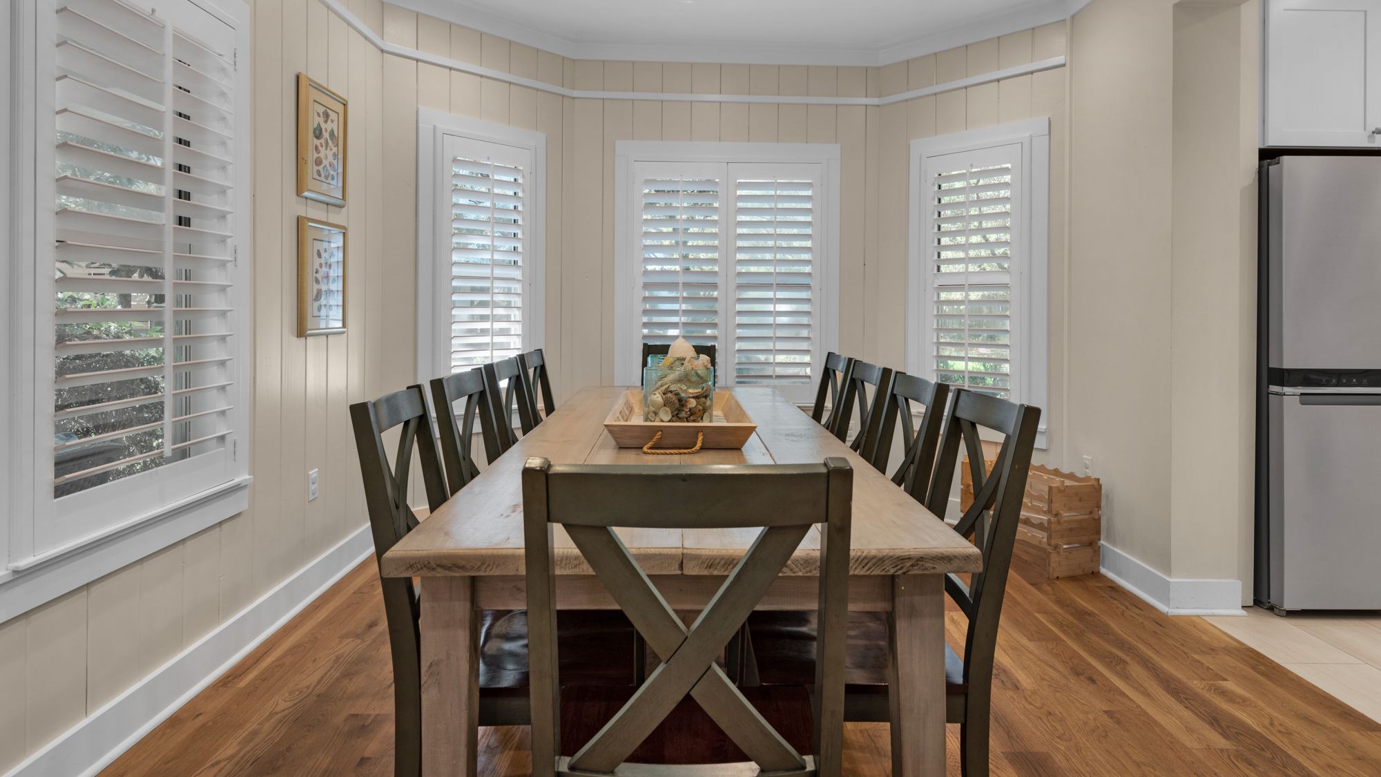 Petit Bonheur Dining Area and Kitchen