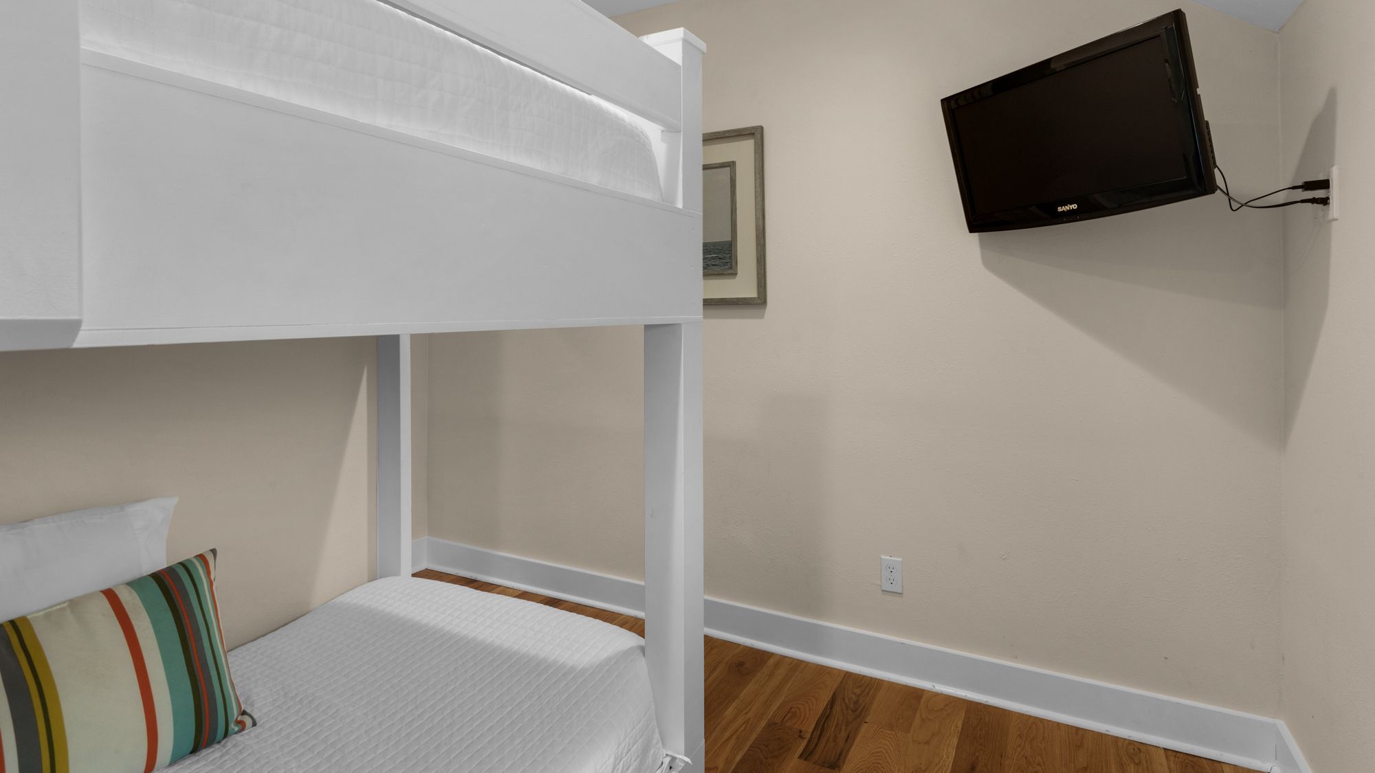 Petit Bonheur 2nd Floor Bunk Room