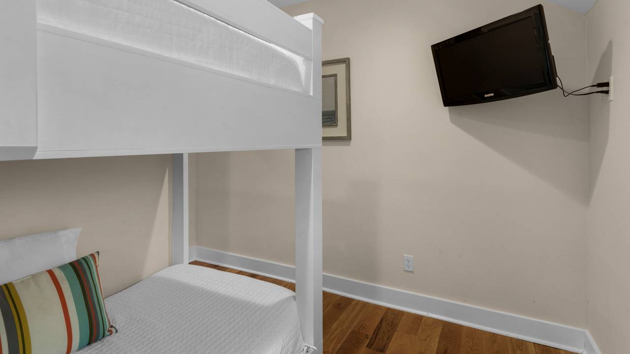 Petit Bonheur 2nd Floor Bunk Room Petit Bonheur 2nd Floor Bunk Room