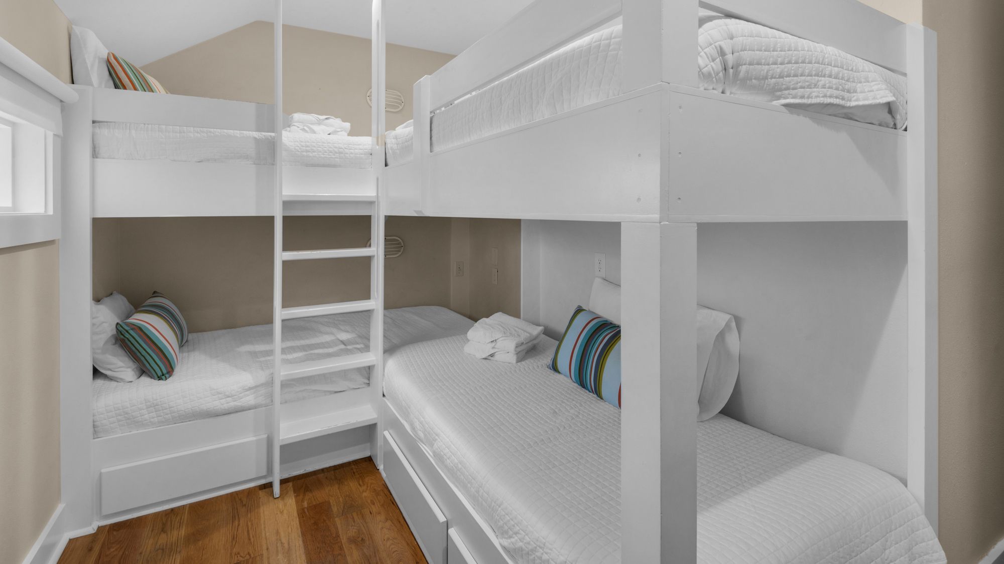 Petit Bonheur 2nd Floor Bunk Room