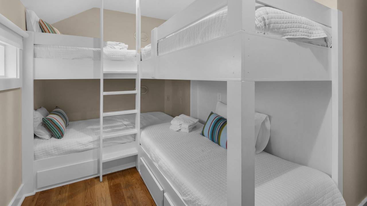 Petit Bonheur 2nd Floor Bunk Room Petit Bonheur 2nd Floor Bunk Room