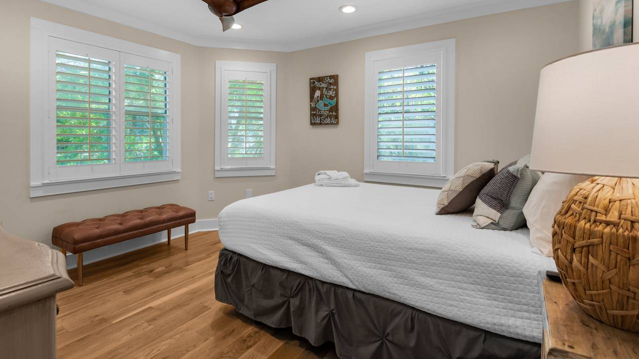 Petit Bonheur 2nd Floor Queen Bedroom Petit Bonheur 2nd Floor Queen Bedroom