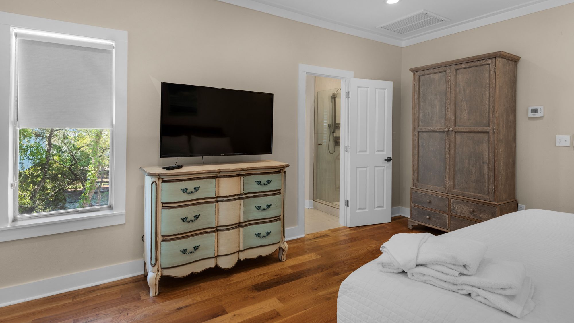 Petit Bonheur 2nd Floor King Bedroom