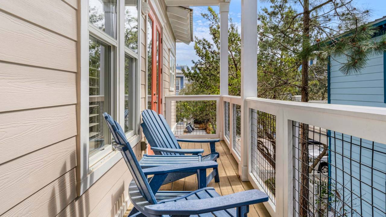 Memory Maker 2nd level - Balcony area Memory Maker 2nd level - Balcony area