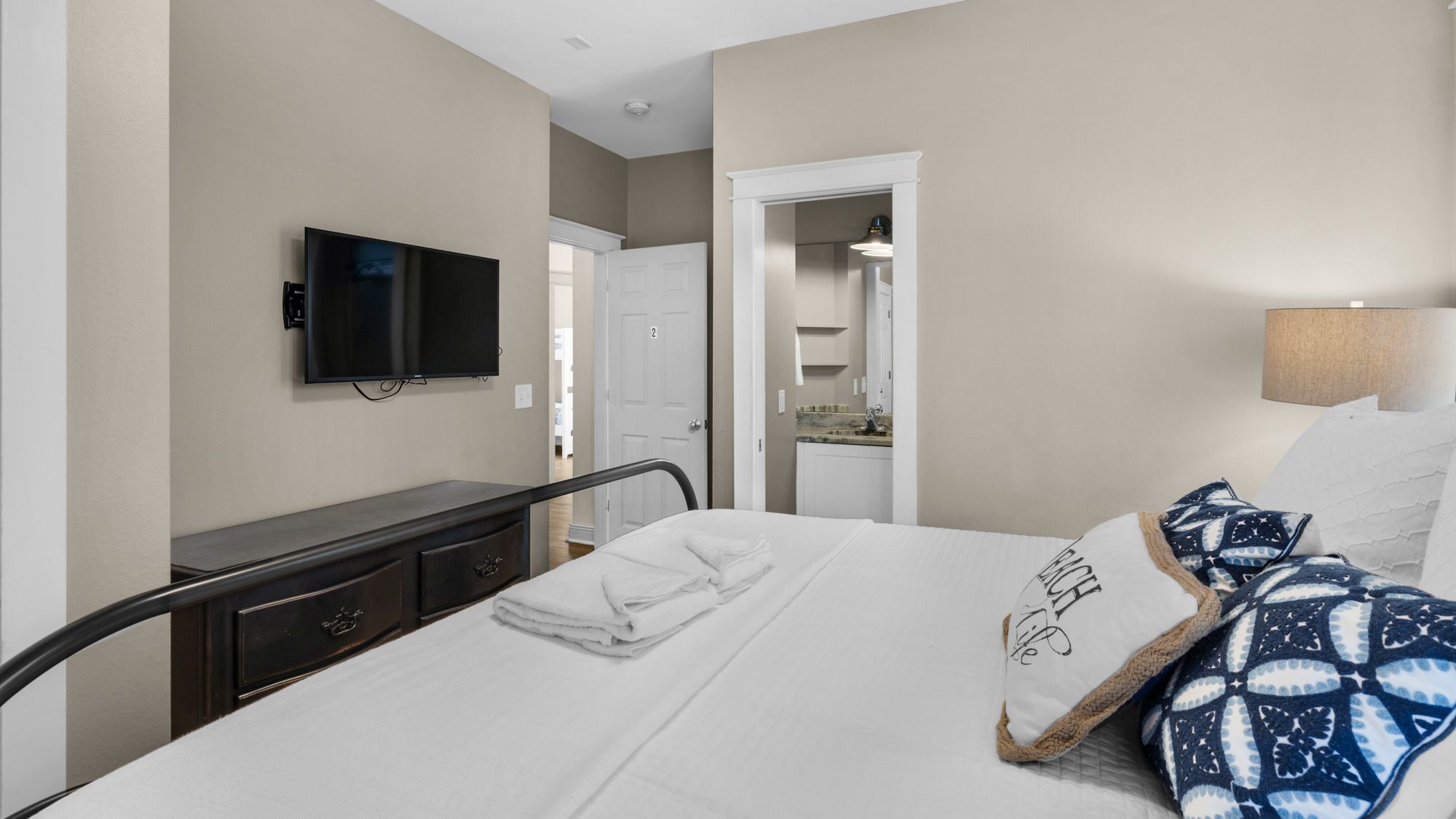 Memory Maker 1st level - Bedroom 1