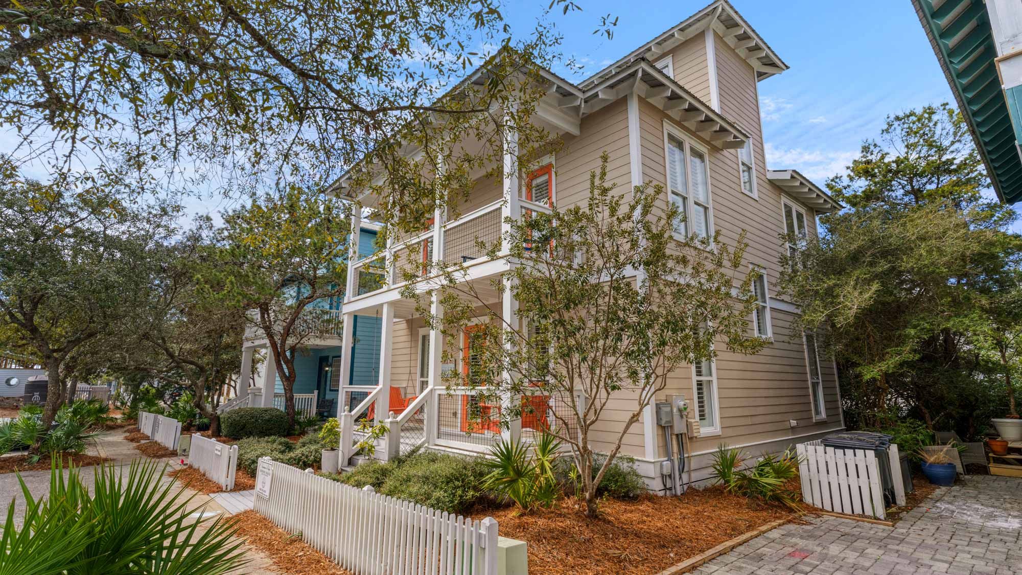 Memory Maker - Exterior