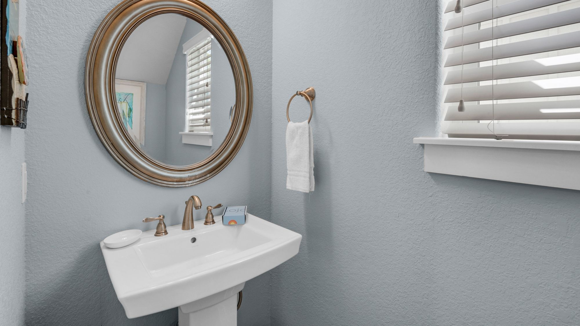 Little Bird's Nest Bathroom