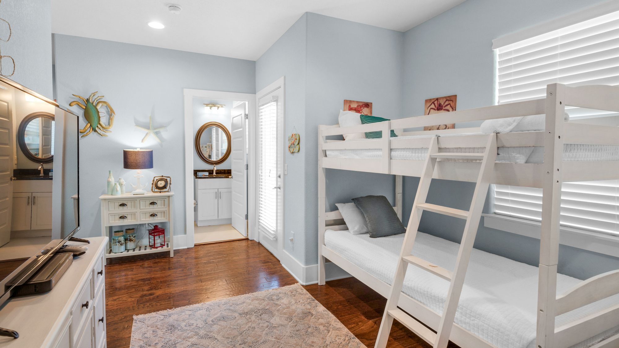 Little Bird's Nest Bunk Room