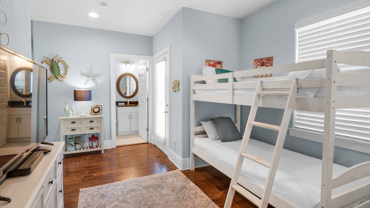 Little Bird's Nest Bunk Room Little Bird's Nest Bunk Room