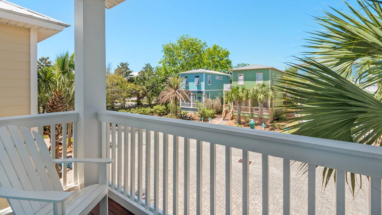 Little Bird's Nest Balcony Little Bird's Nest Balcony