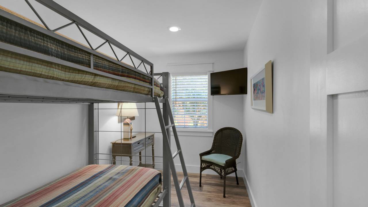 171 Seacrest Guest Room with Twin-over-Twin Bunks 171 Seacrest Guest Room with Twin-over-Twin Bunks