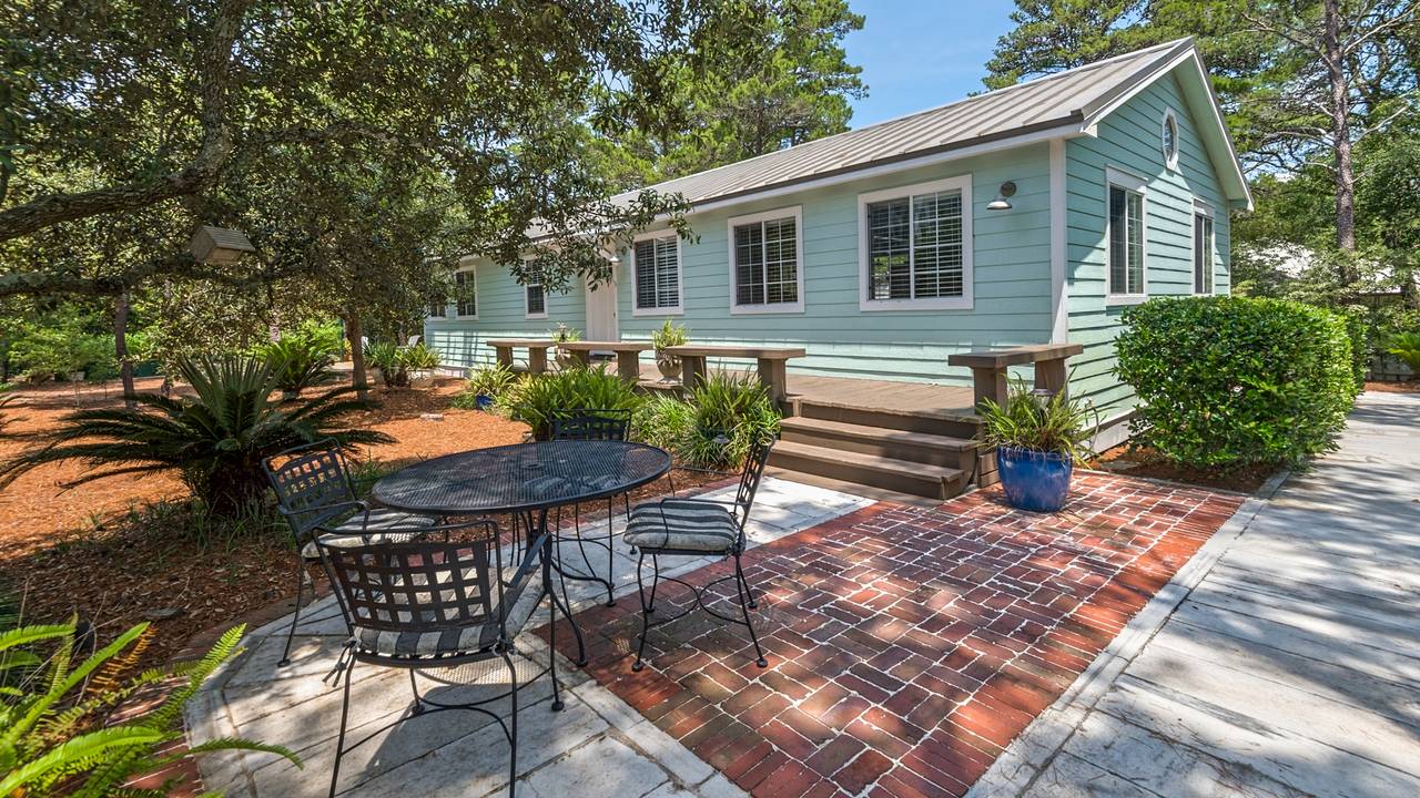 171 Seacrest Front Yard 171 Seacrest Front Yard