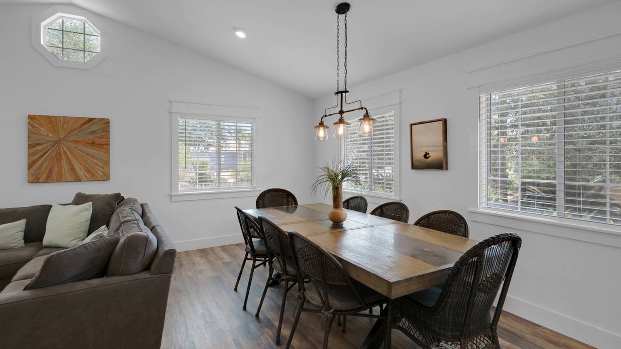 171 Seacrest Dining Area 171 Seacrest Dining Area