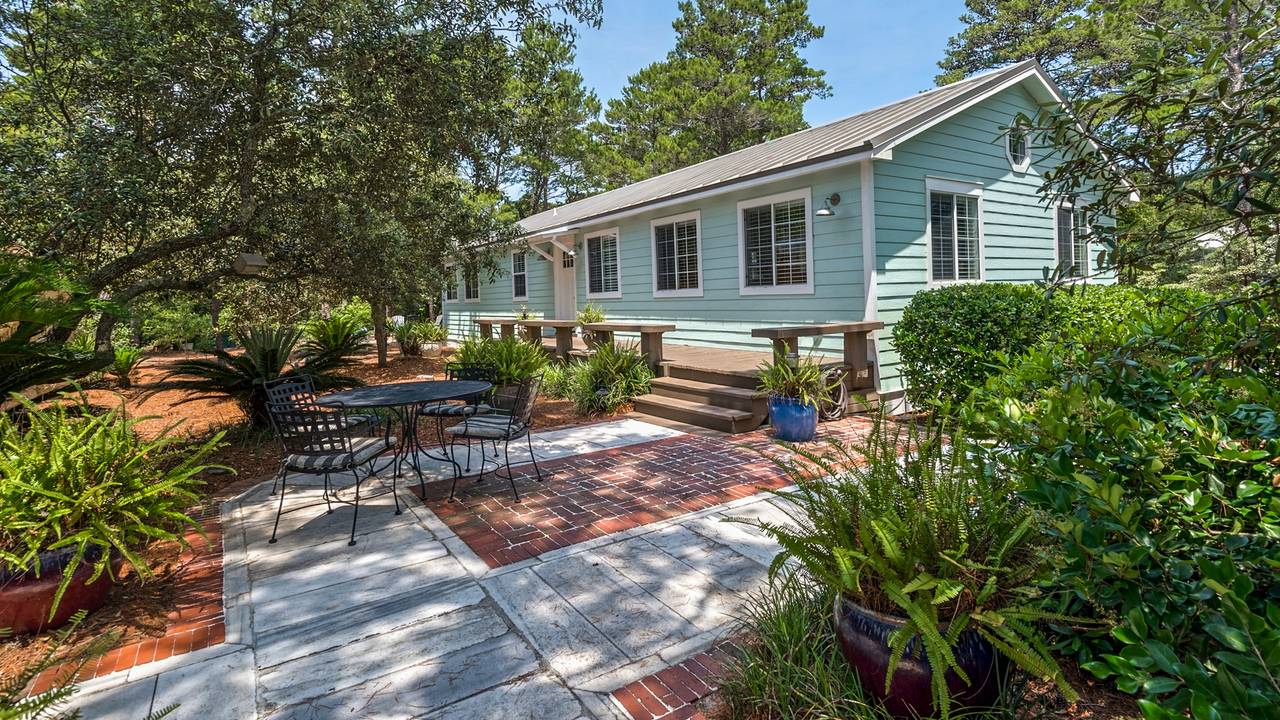 171 Seacrest Front Yard 171 Seacrest Front Yard