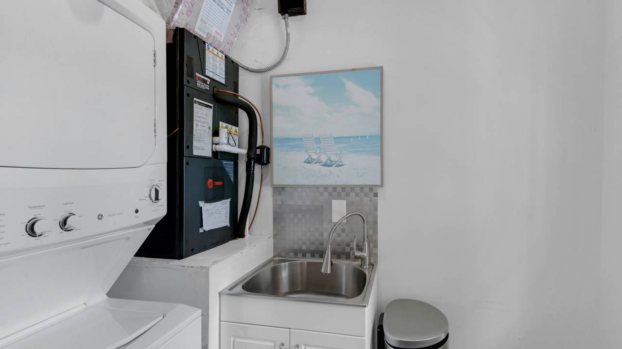 171 Seacrest Laundry 171 Seacrest Laundry