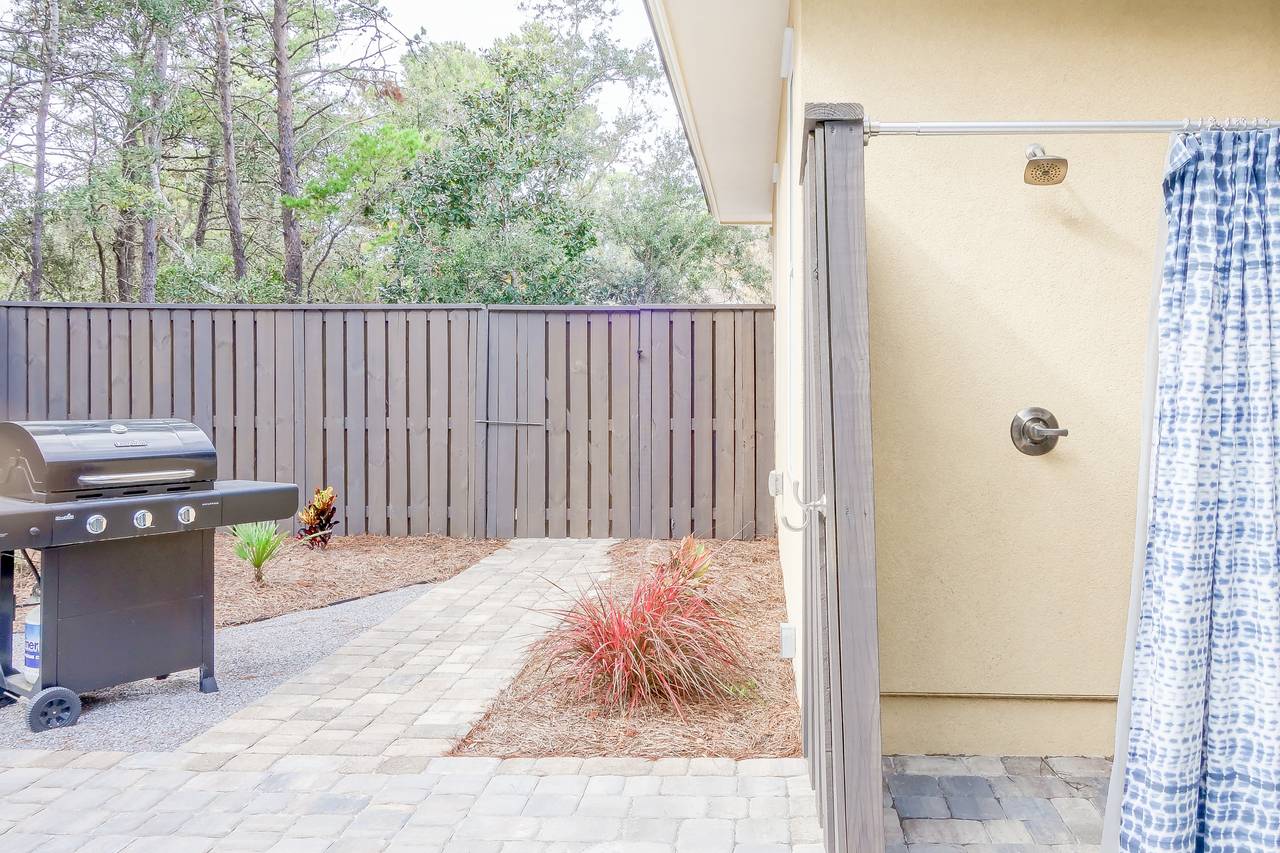 Costal Living Outdoor shower & BBQ grill Costal Living Outdoor shower & BBQ grill