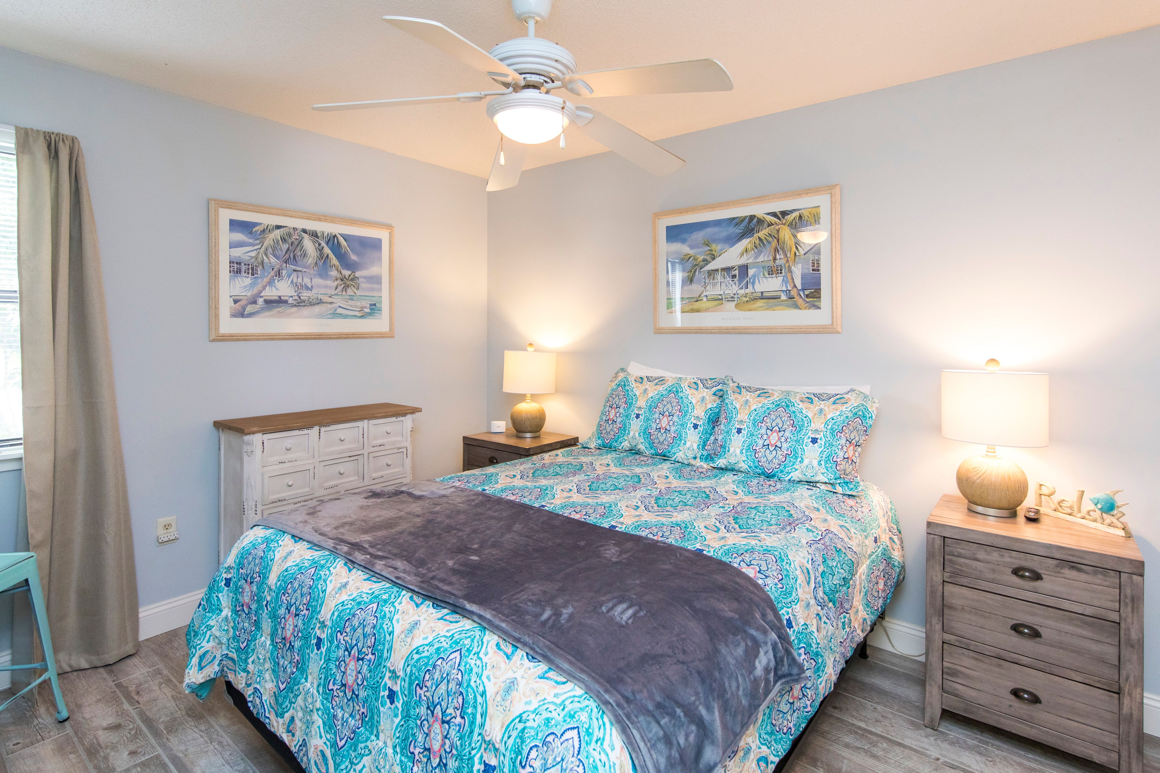 Master Bedroom with Queen Bed