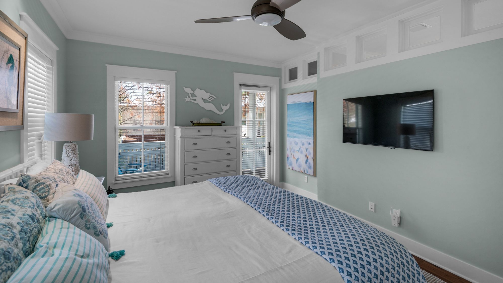 A Whales Tail Bedroom with Balcony 