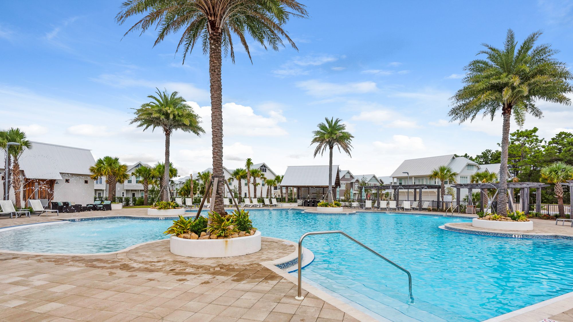 Prominence Neighborhood and Amenities