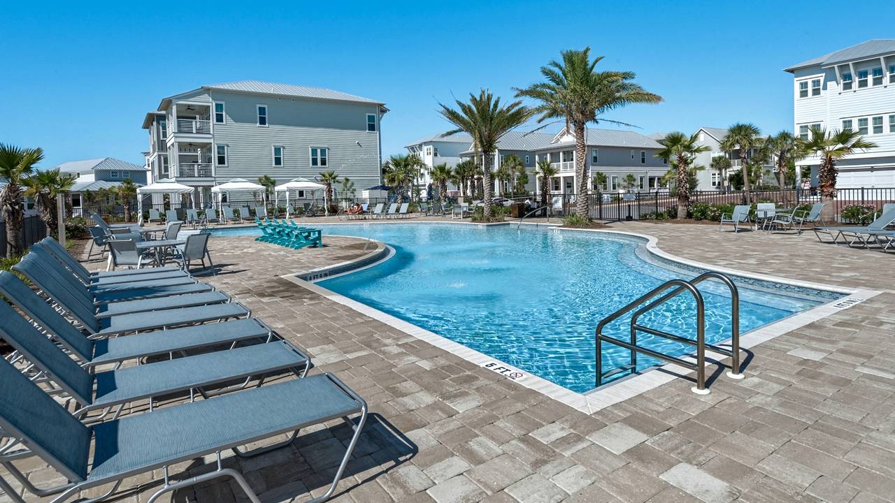 Prominence Neighborhood and Amenities Prominence Neighborhood and Amenities