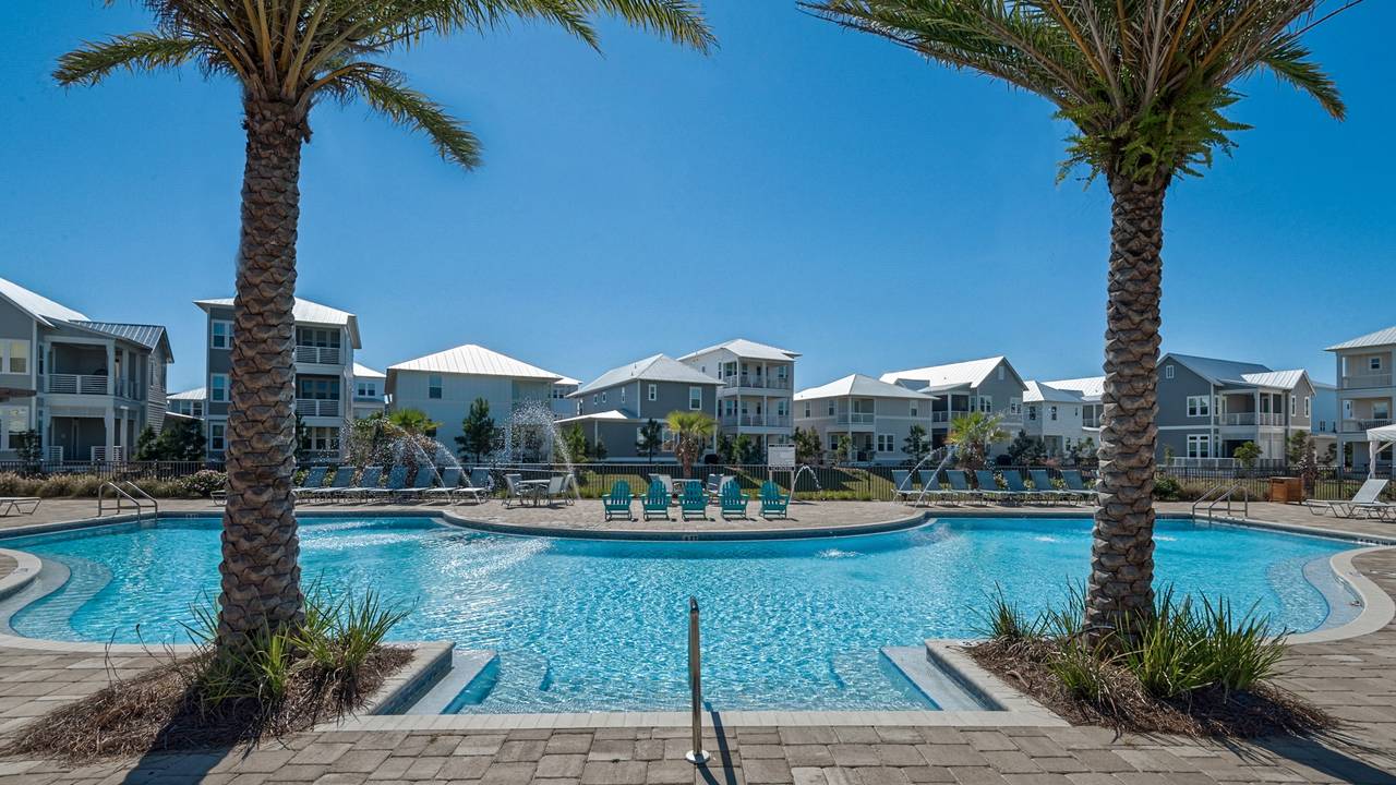 Prominence Neighborhood and Amenities Prominence Neighborhood and Amenities