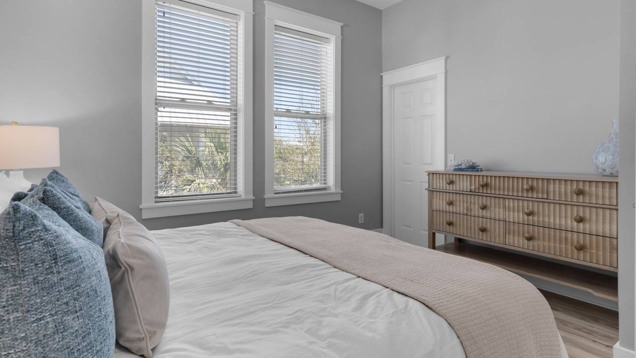 Sweet Retreat - 2nd Floor Guest Bedroom Sweet Retreat - 2nd Floor Guest Bedroom