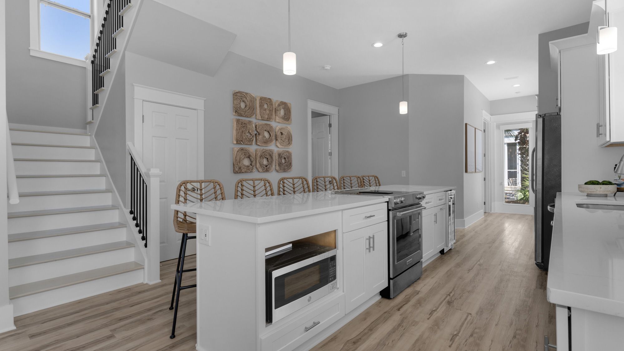 Sweet Retreat - Kitchen into Upstairs