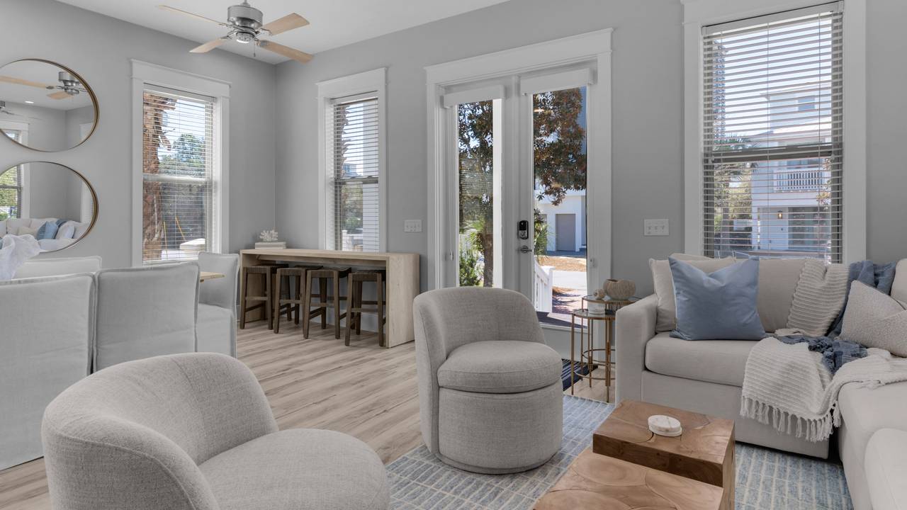 Sweet Retreat - Living area Sweet Retreat - Living area