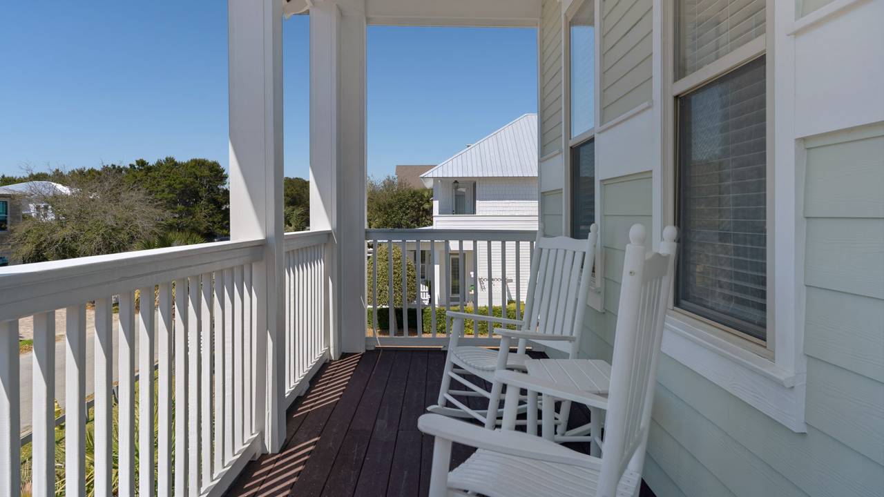 Sweet Retreat - 2nd Floor Balcony Sweet Retreat - 2nd Floor Balcony