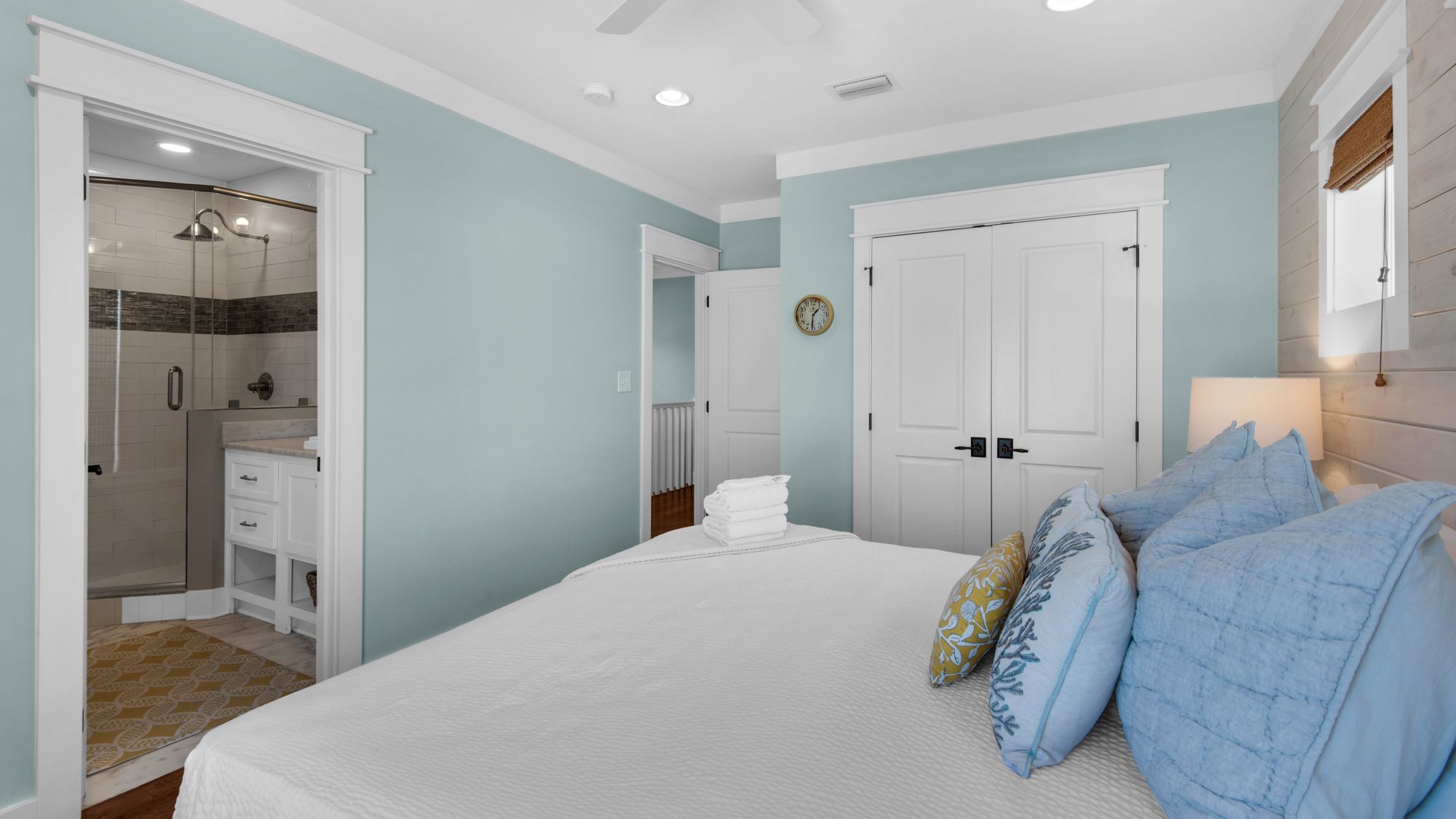 Royal Seaview: 3rd Floor Bedroom 4