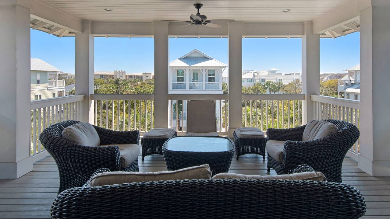 Royal Seaview: 3rd Floor Covered Deck Royal Seaview: 3rd Floor Covered Deck