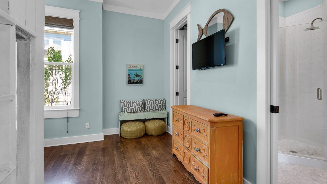 Royal Seaview: 2nd Floor Bedroom 3 Royal Seaview: 2nd Floor Bedroom 3