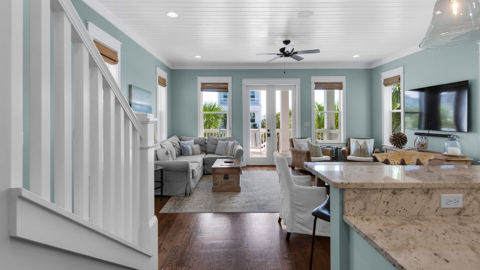 Royal Seaview: 2nd Floor Main Living Area & Upstairs to 3rd Floo