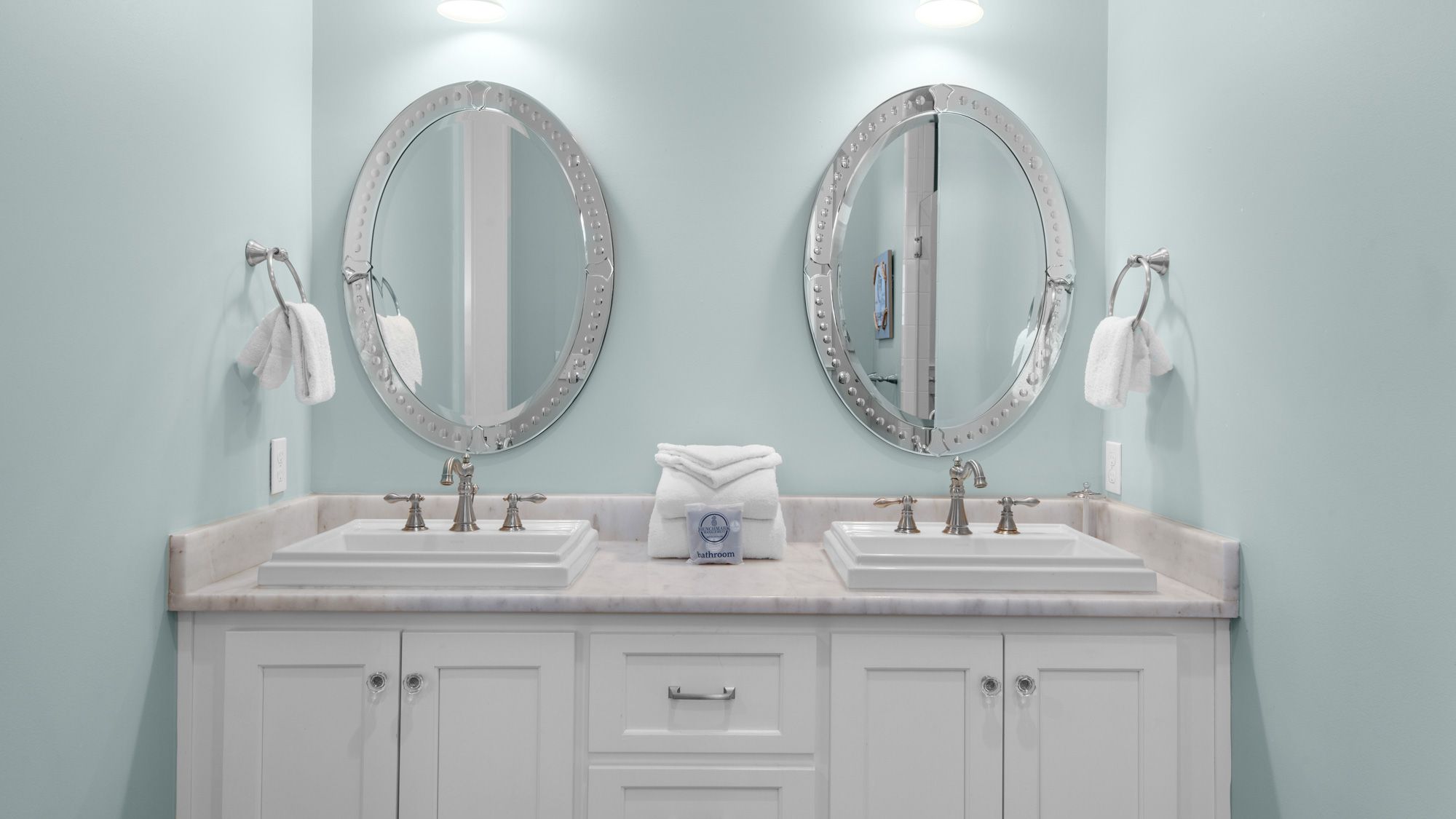 Royal Seaview:  1st Floor Bathroom 2