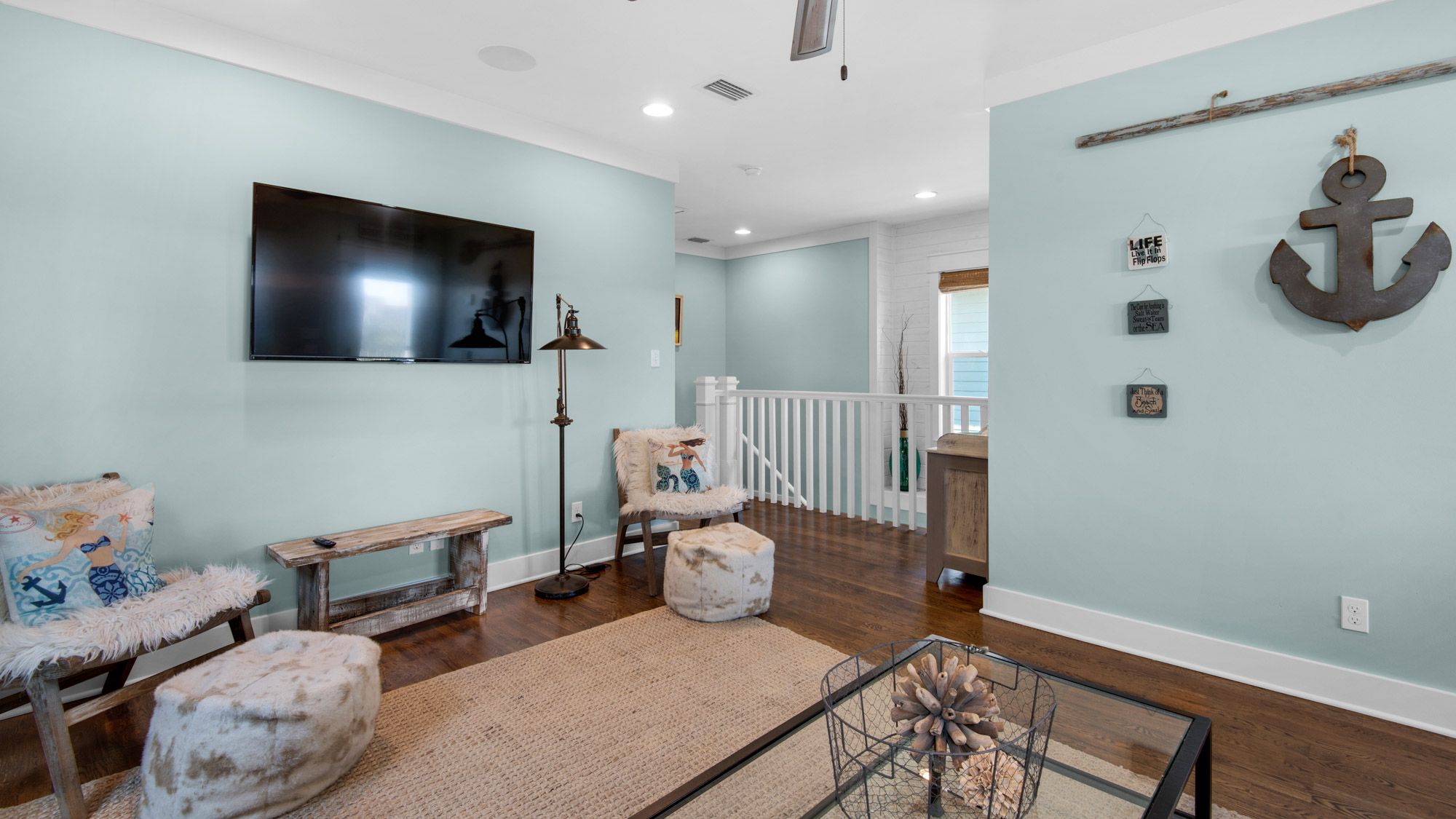 Royal Seaview: 3rd Floor Seating area