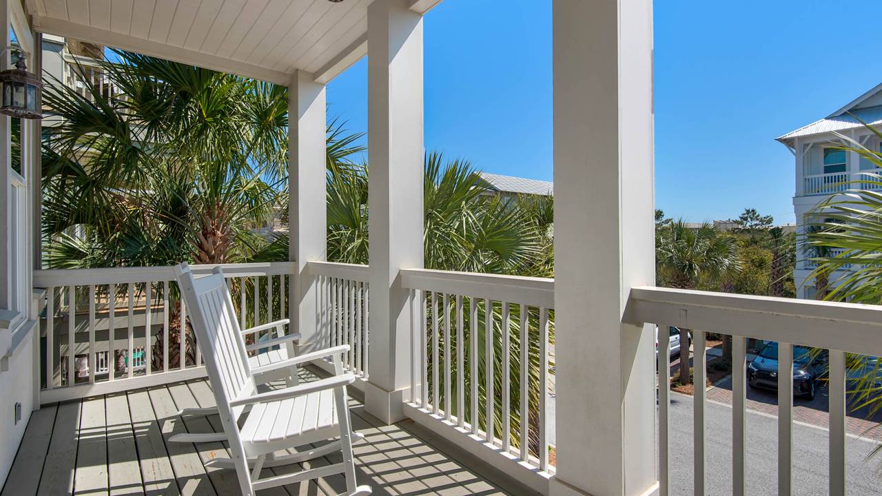 Royal Seaview: 2nd Floor Balcony Royal Seaview: 2nd Floor Balcony