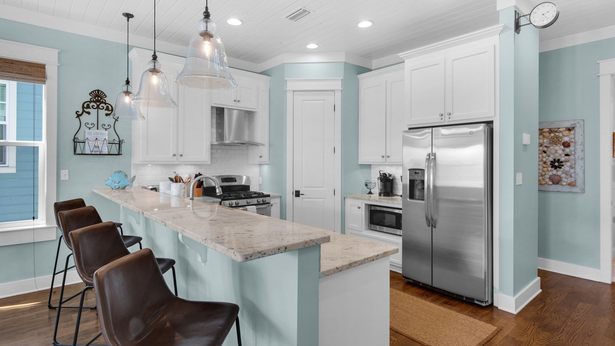 Royal Seaview: 2nd Floor Kitchen area