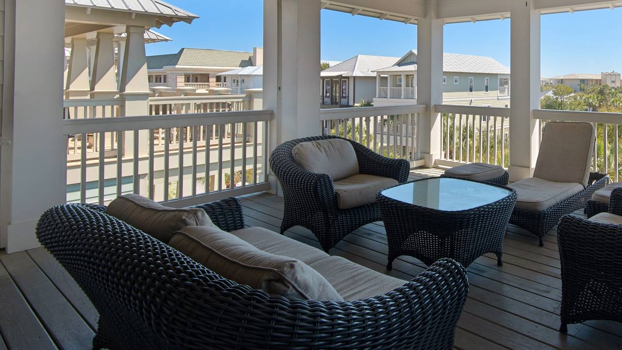 Royal Seaview: 3rd Floor Covered Deck Royal Seaview: 3rd Floor Covered Deck