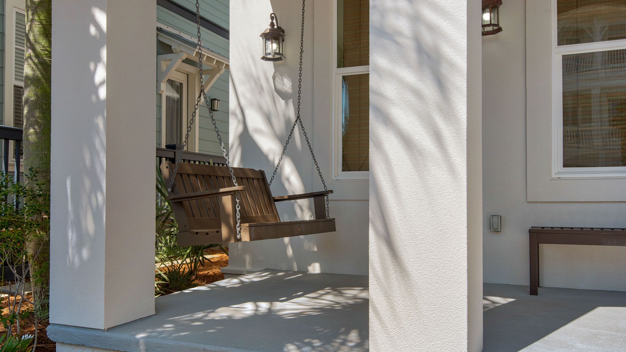 Royal Seaview: Patio w/ swing 