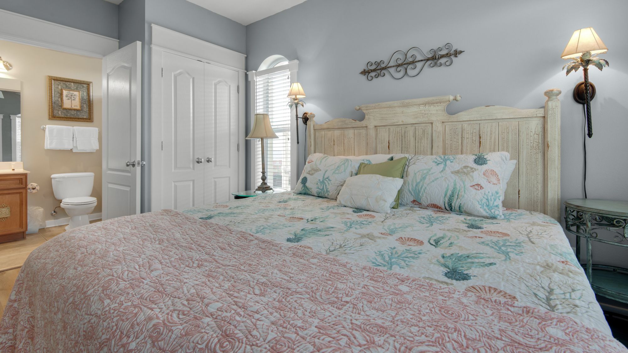 Seaview Villas King Bedroom, Private Bathroom