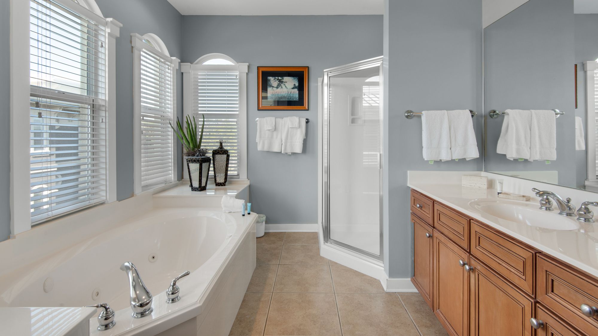 Seaview Villas A402 King Bedroom with Private Bathroom