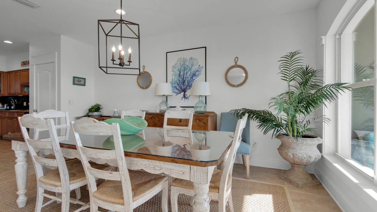 Seaview Villas A402 Dining Area Seaview Villas A402 Dining Area