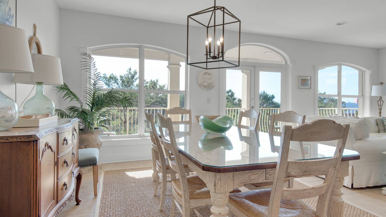 Seaview Villas A402 Dining Area Seaview Villas A402 Dining Area