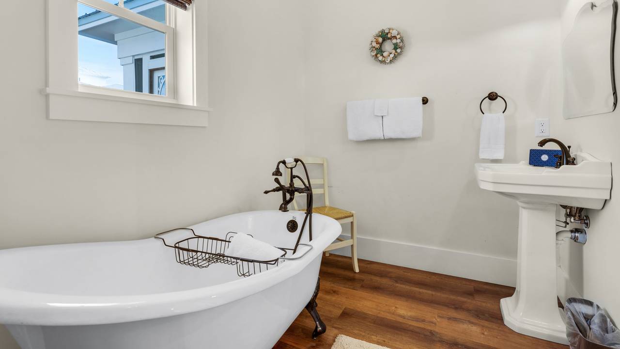 Bijou by the Sea Bathroom Bijou by the Sea Bathroom