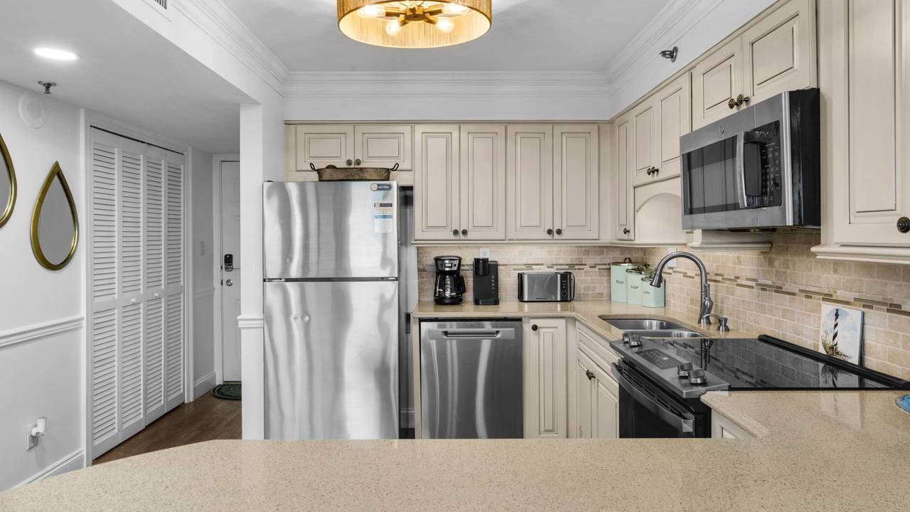 BeachCrest 102 - Kitchen BeachCrest 102 - Kitchen