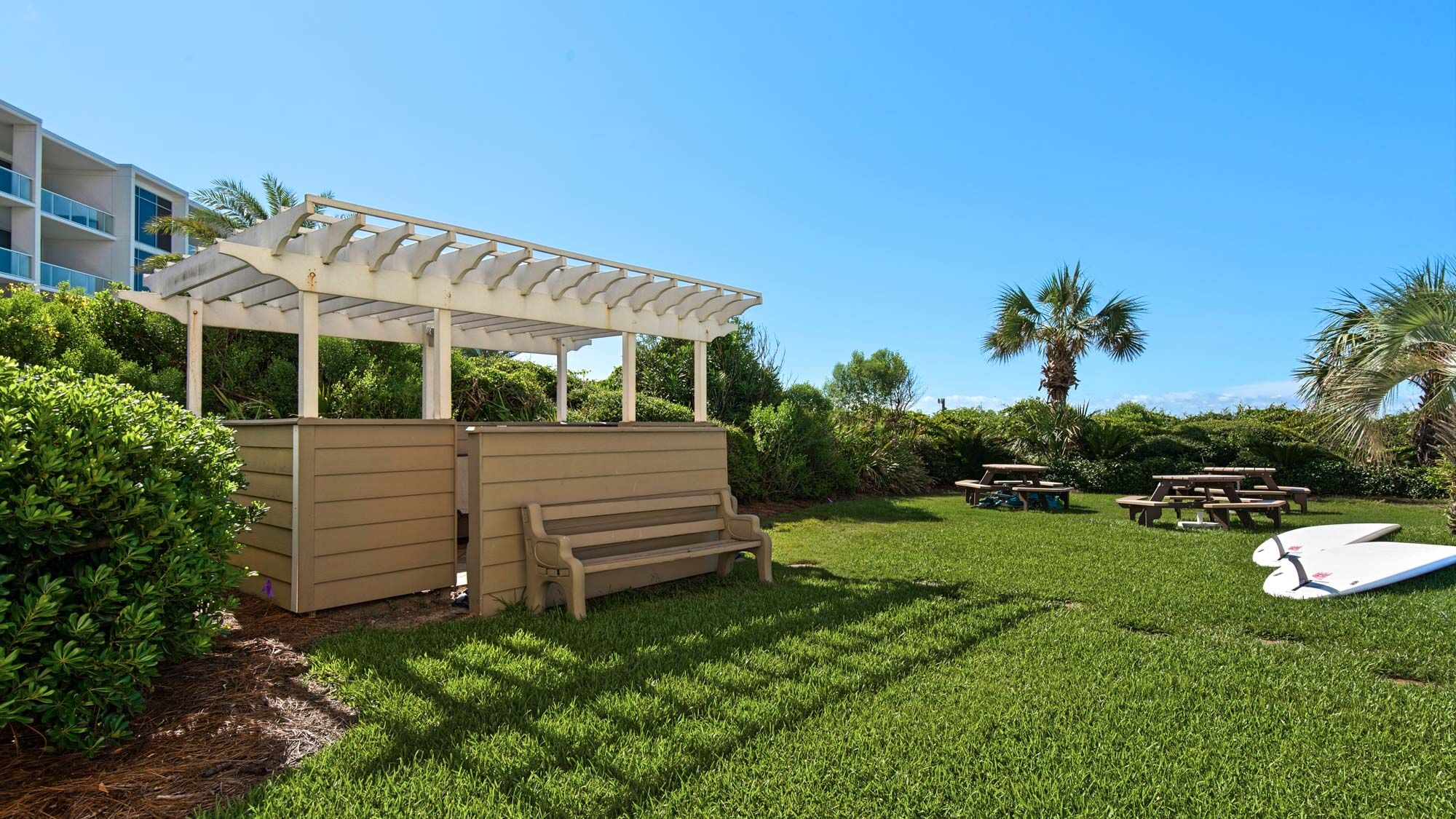 BeachCrest Grilling Area